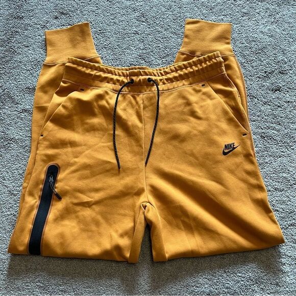 Nike Sportswear Tech Fleece Women's Pants Joggers (Desert Ochre) CW4292-754 - Picture 4 of 16